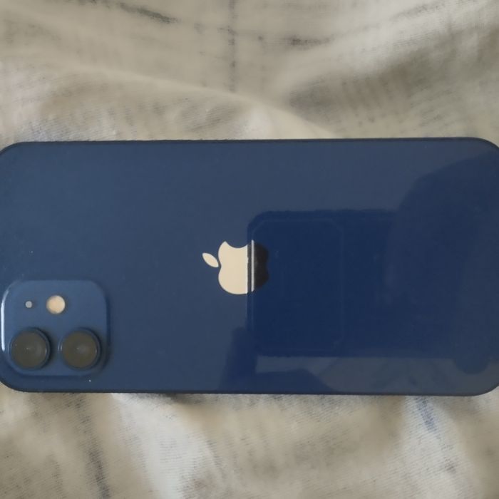 Продам айфон 14 й