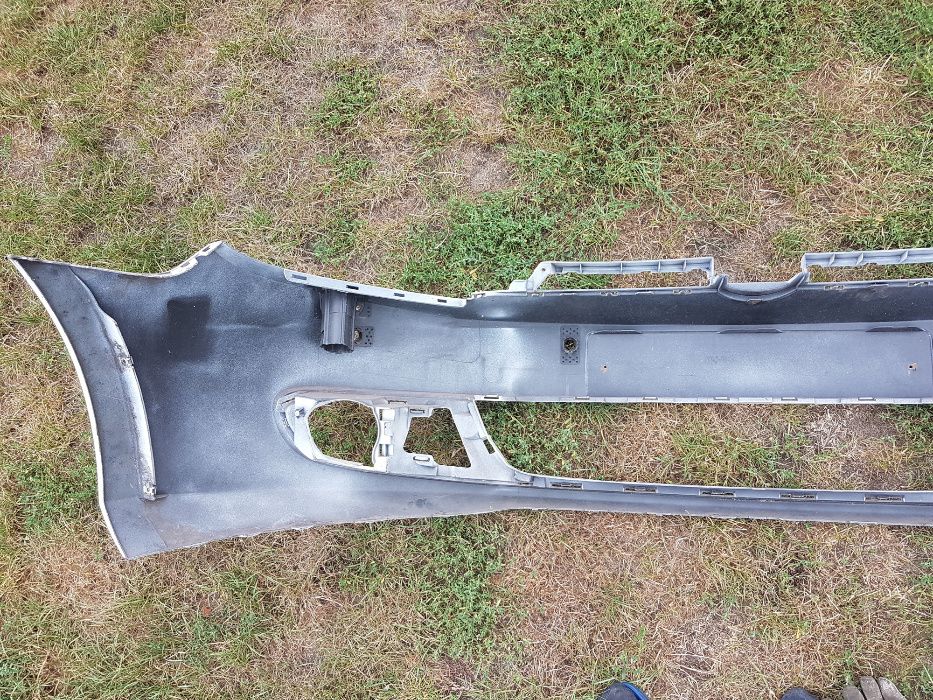 Zderzak przedni VW Golf 6 VI 4xPDC delikatnie uszkodzony
