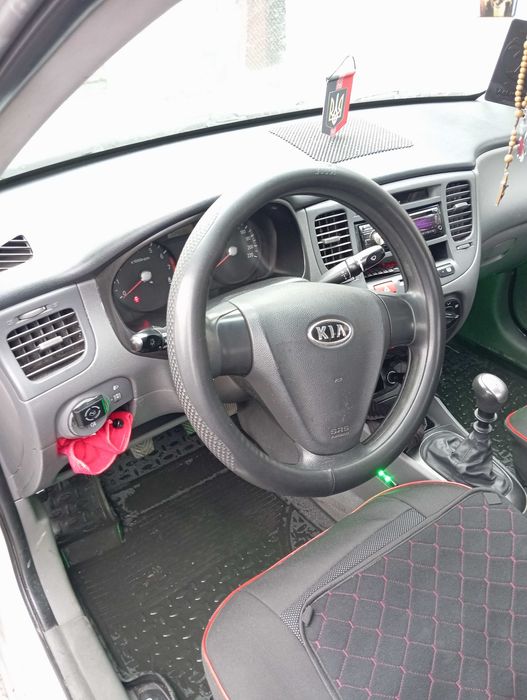 Кіа Rio продається