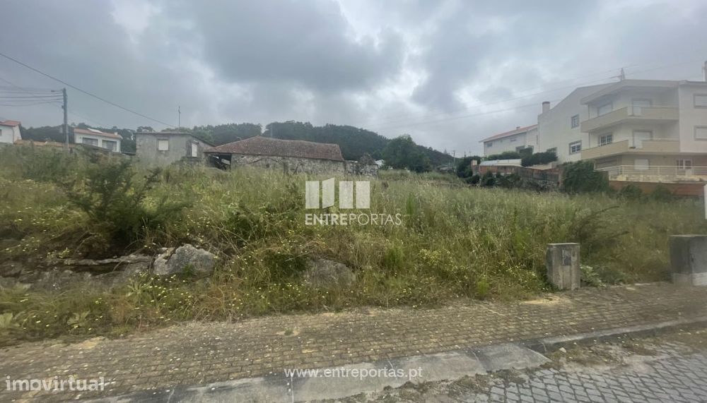 142 m² Plot for Sale, Areosa, Viana do Castelo.