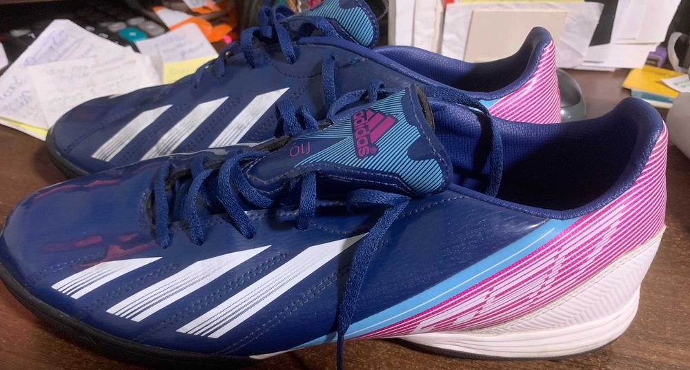 Обувь для футбола (сорокoножки) Adidas f10