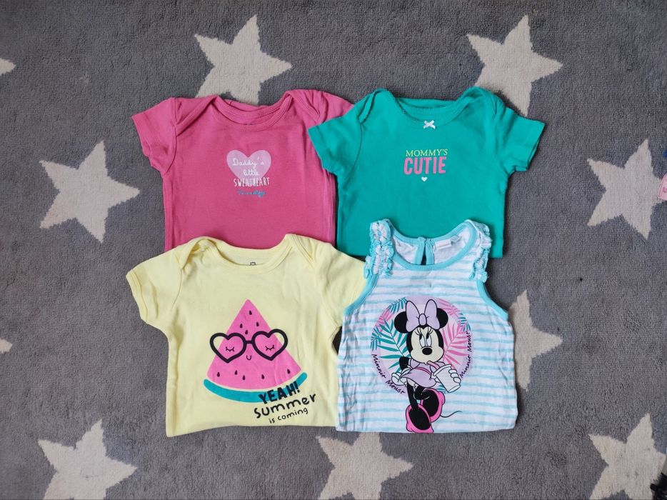 Zestaw D9: 4 nowe body z krótkim rękawem r.. 92