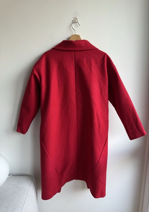 Czerwony płaszcz S 36 oversize luźny krój dwurzędowy z kołnierzem