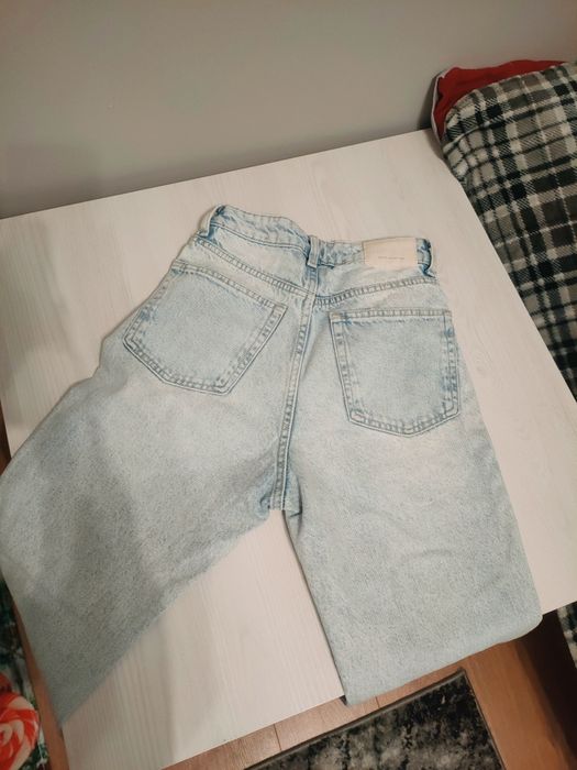 Jeansy Bershka stan idealny