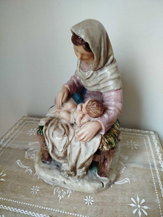 Antiga e belíssima Escultura "Virgem Maria e o Menino"