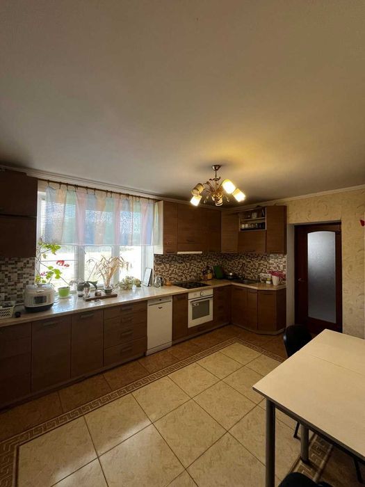 Продаж просторого, сучасного будинку в с.Дубіївка, неподалік м.Черкаси