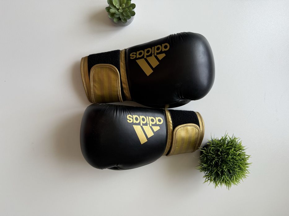 Боксерские перчатки adidas адидас