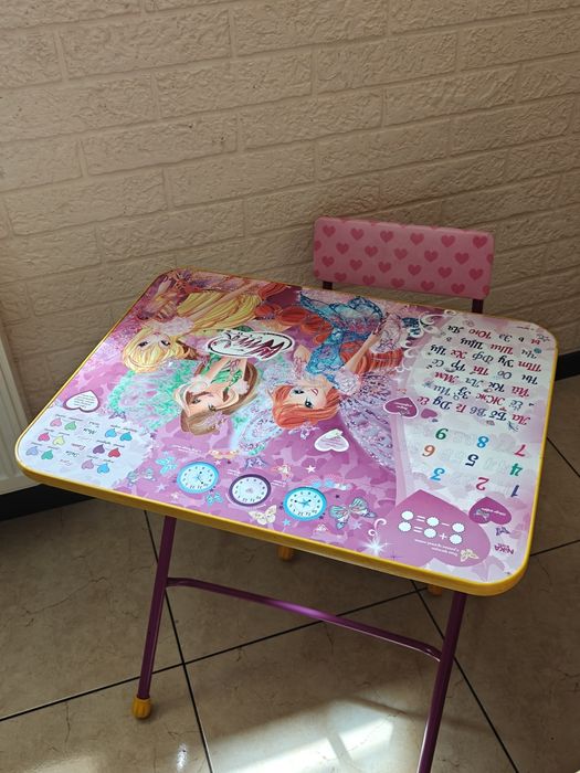 Набір дитячіх меблів