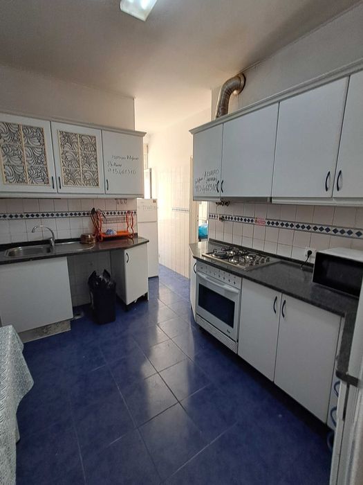Quartos bons com terraços. Na Graça. Lisboa. Entrada imediata.