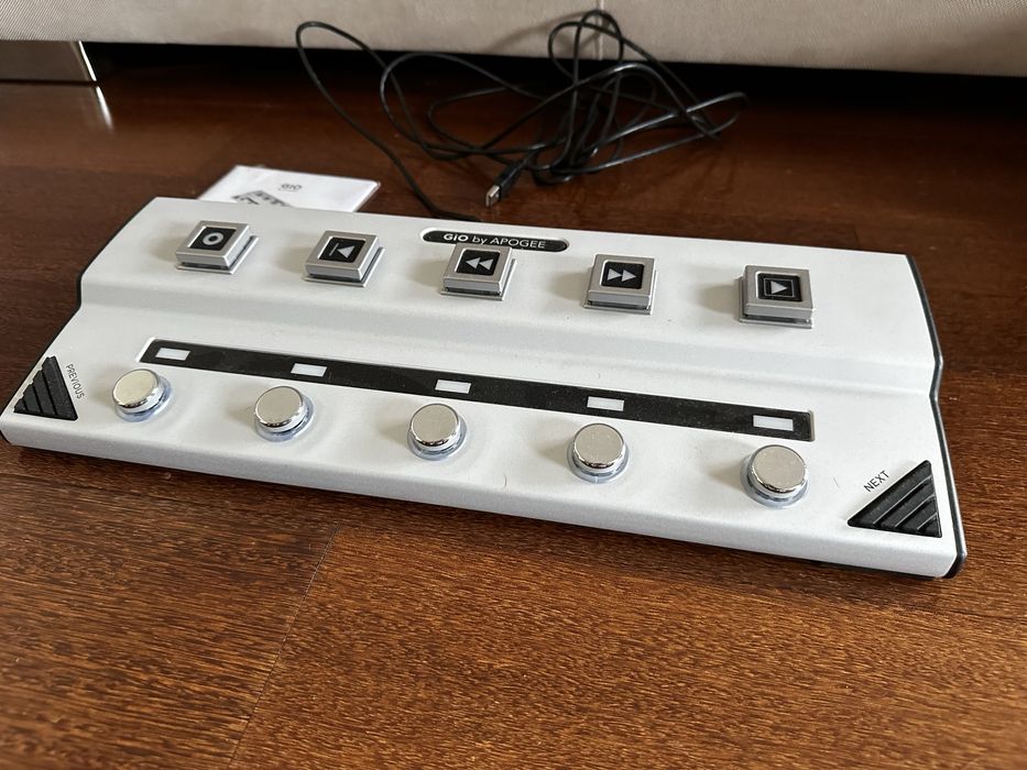 GiO USB Guitar Interface and Foot Controller para Mac