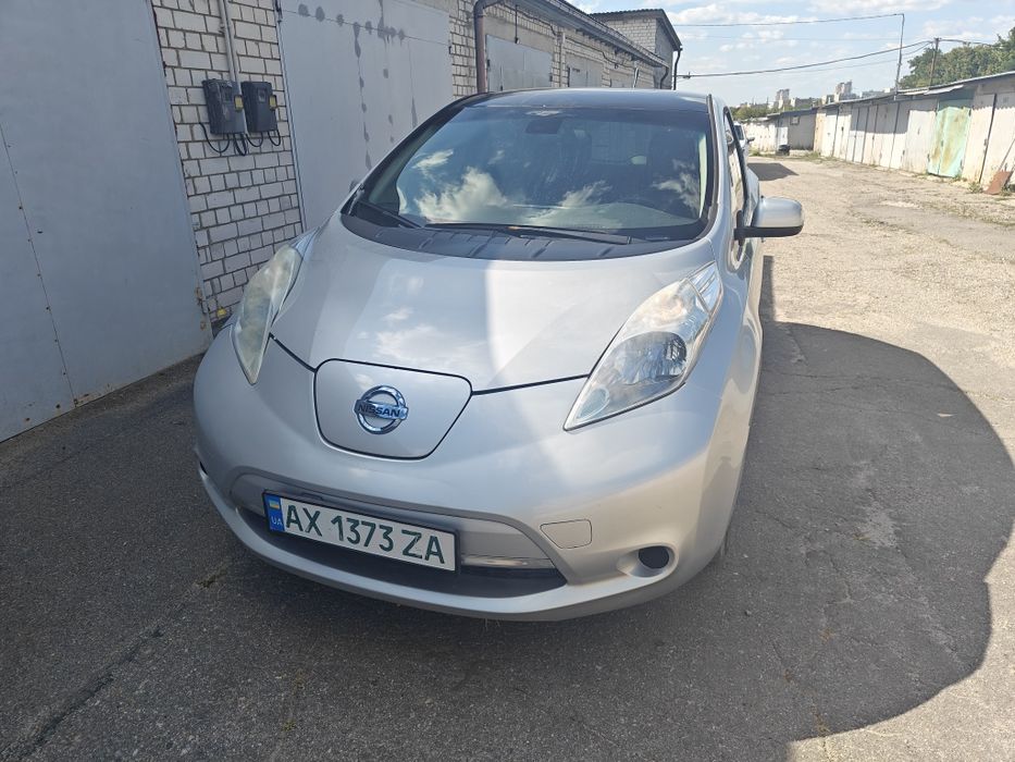 9/12 Nissan Leaf 2014 S