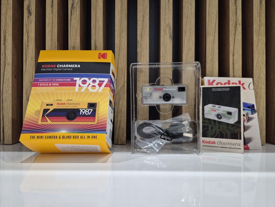 NOWY unikatowy aparat cyfrowy Kodak Charmera Keychain *transparentny*