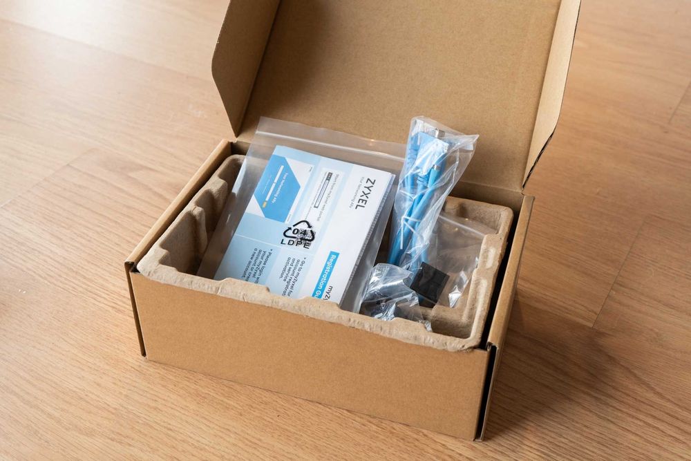 Firewall Zyxel ATP-100 + Zyxel NWA50X + Zyxel GS1100-16