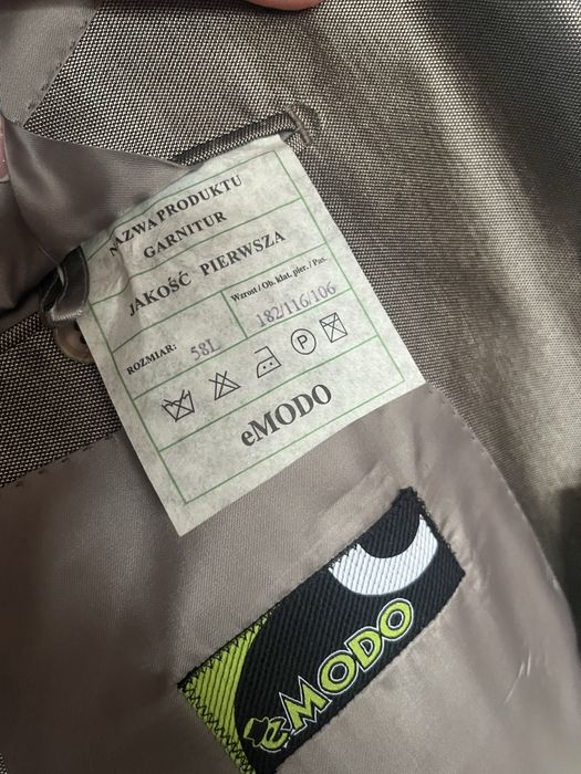 Męski garnitur ze spodniami duży