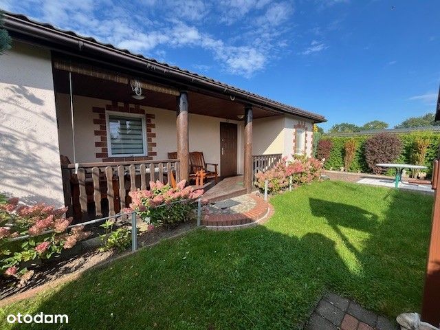 Parterowy dom nad jeziorem Woświn