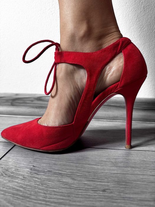 Czerwone szpilki Kurt Geiger rozm. 40