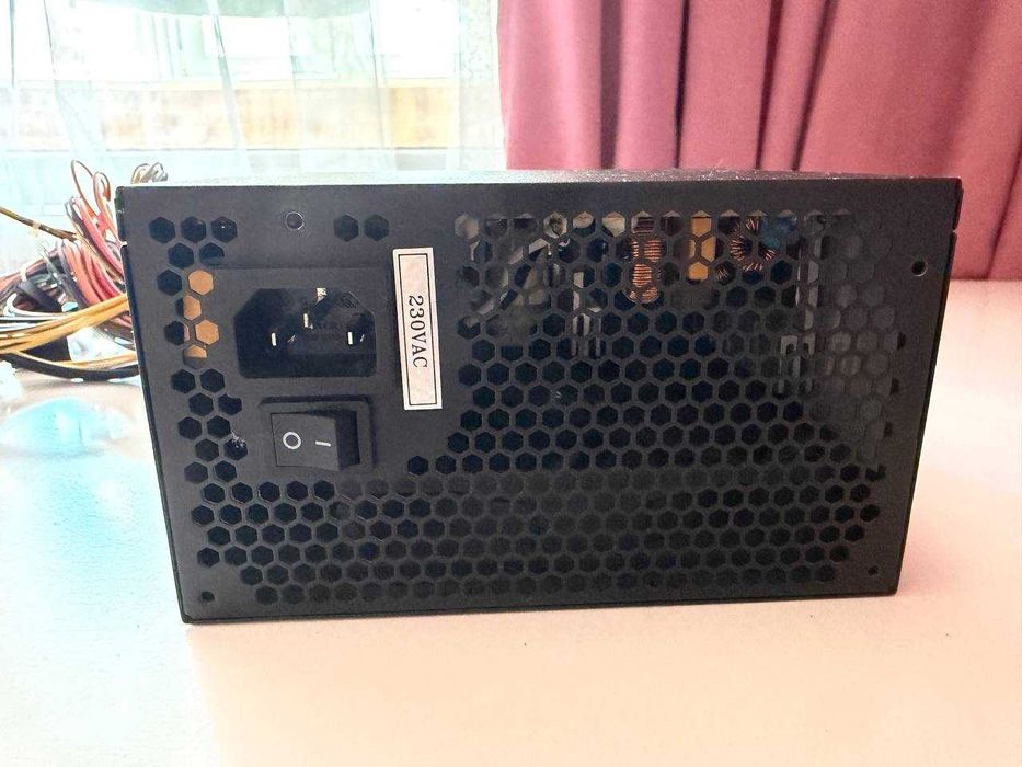 Продаю блок живлення Aerocool VX 700 Plus 700W