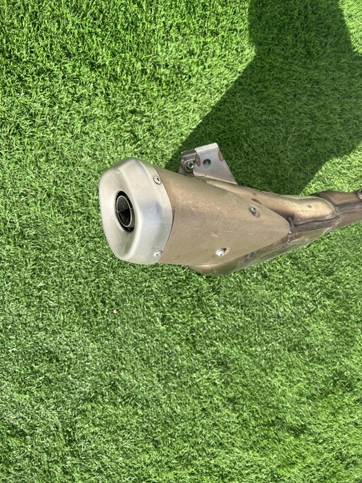 Escape  original completo MT 07