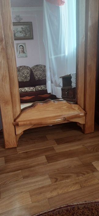 Велике дзеркало на стіну