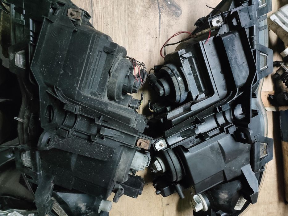 BMW E46 lift sedan reflektory lampy L+P