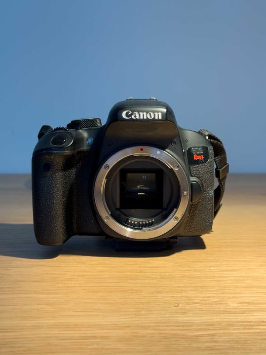 KIT Canon T7i (800D) com lente e acessórios