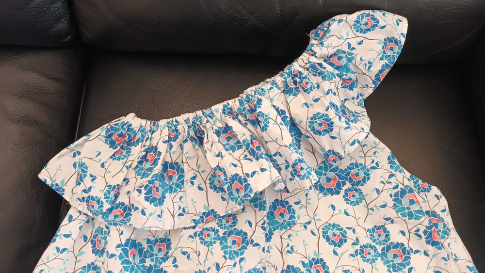 Blusa assimétrica da Mango