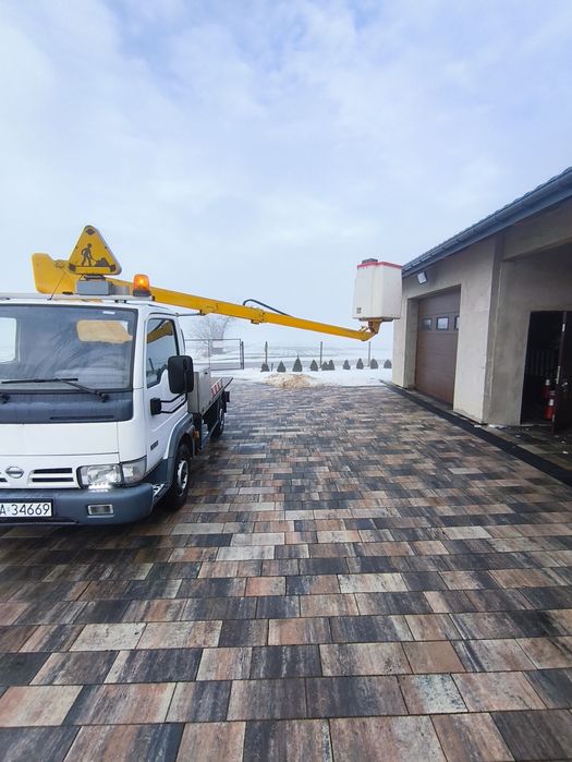 Usługi podnośnikiem koszowym.