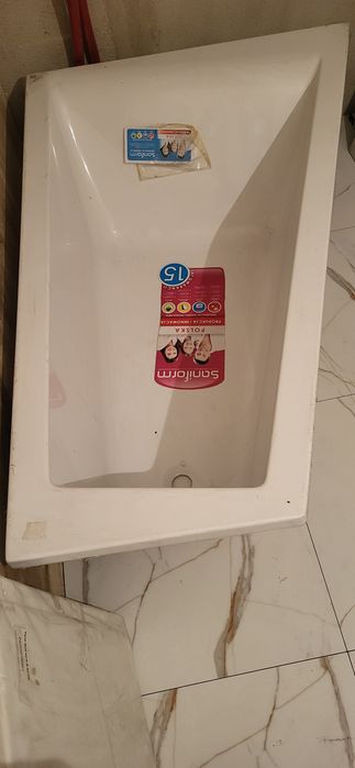 Nowa wanna  z obudową  150 cm