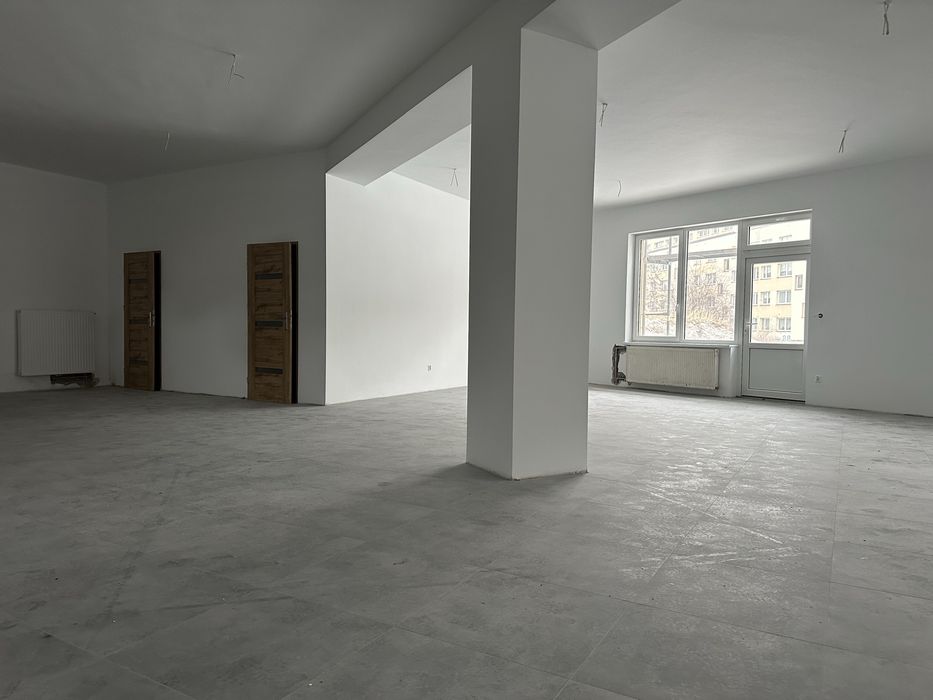 Lokal usługowy do wynajecia . Klodzko Ul . Rodzinna - 160 m2