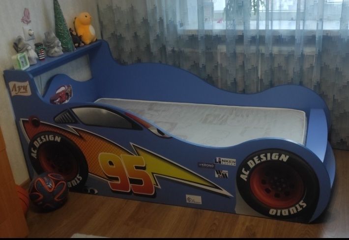 Кровать машинка  + матрац.