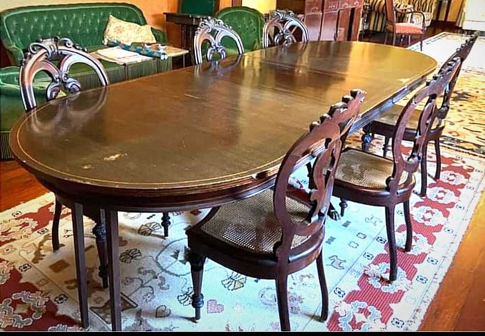 Large table with 6 chairs64741011580417120