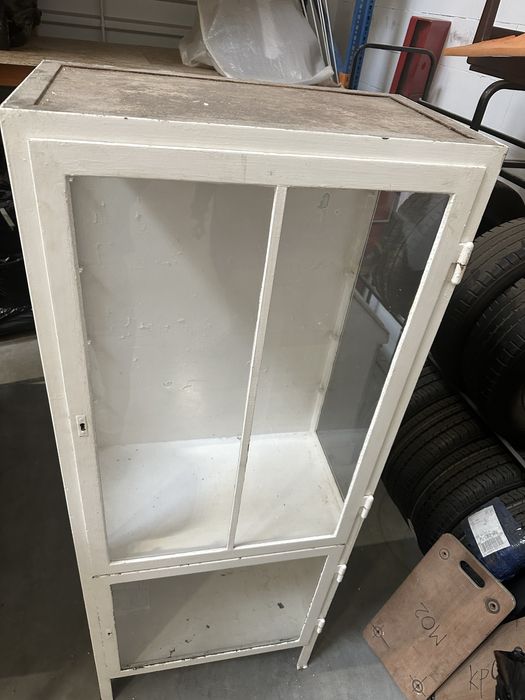 Szafa medyczna medical cabinet lata 50-60 lata prl vintage