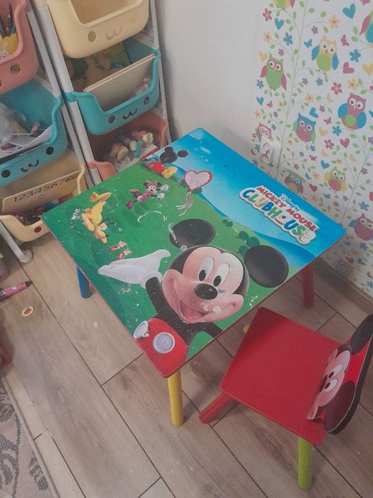Stolik dzieciecy z krzeselkiem