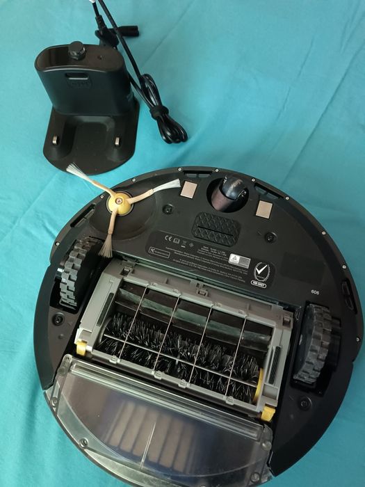 Aspirador iRobot Roomba 606