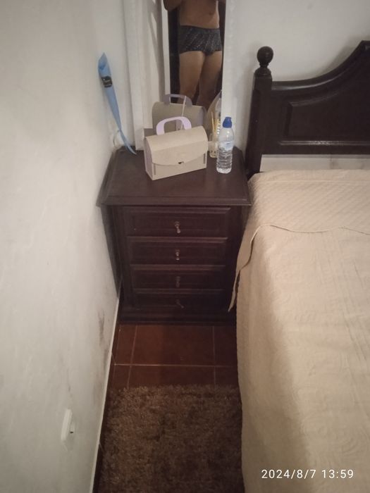 Mesa cabeceira quarto