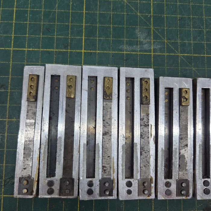 Głosy basowe do akordeonu lub harmonii