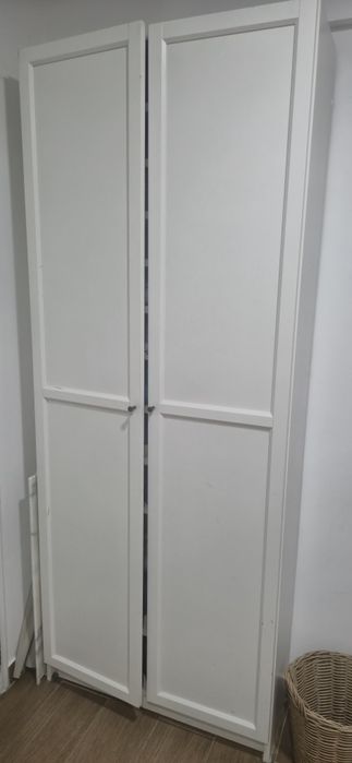 Estante Billy Branca com portas IKEA