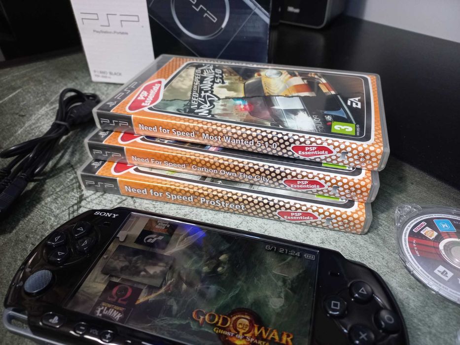 PSP 3004 "Black Piano" - 38 Jogos+MicroSD 32gb+Carregador USB+Bateria