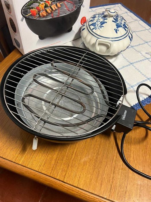 Churrasqueira elétrica Tristar BQ-2880