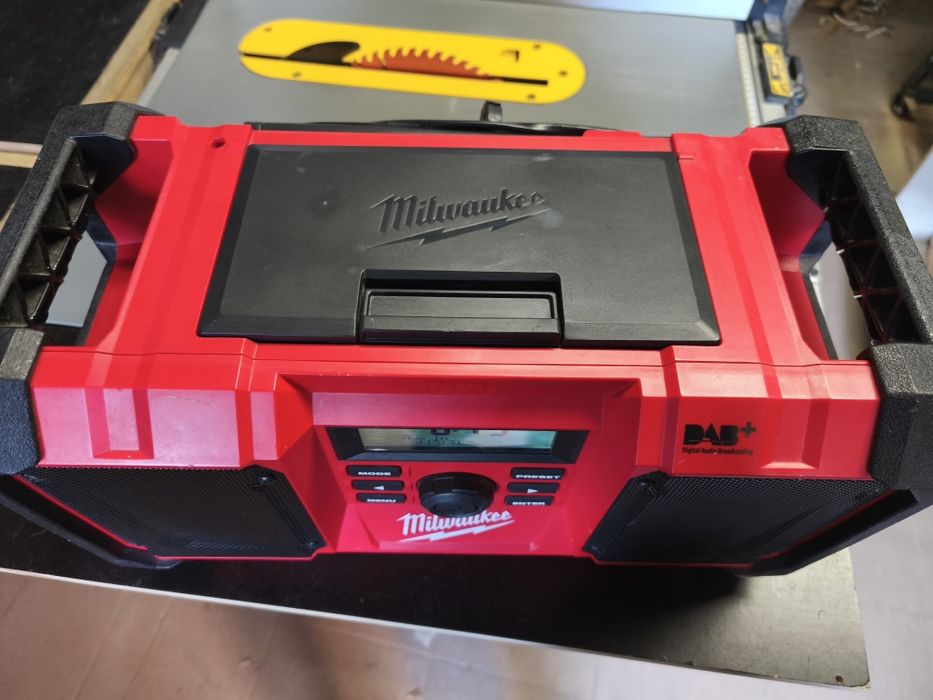Milwaukee radio m18 JSR DAB+ bluetooth