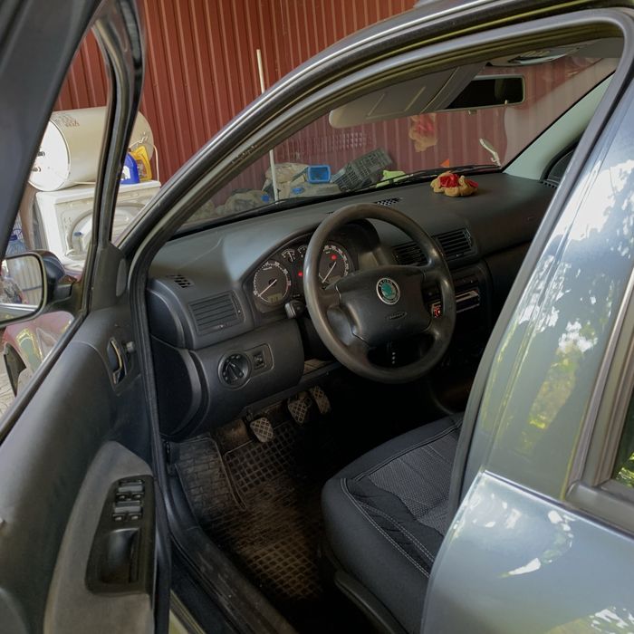 Scoda Octavia Tour A4 в отличном состоянии