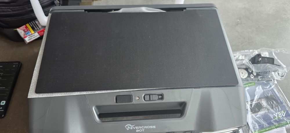 Robotic pool skimmer y80