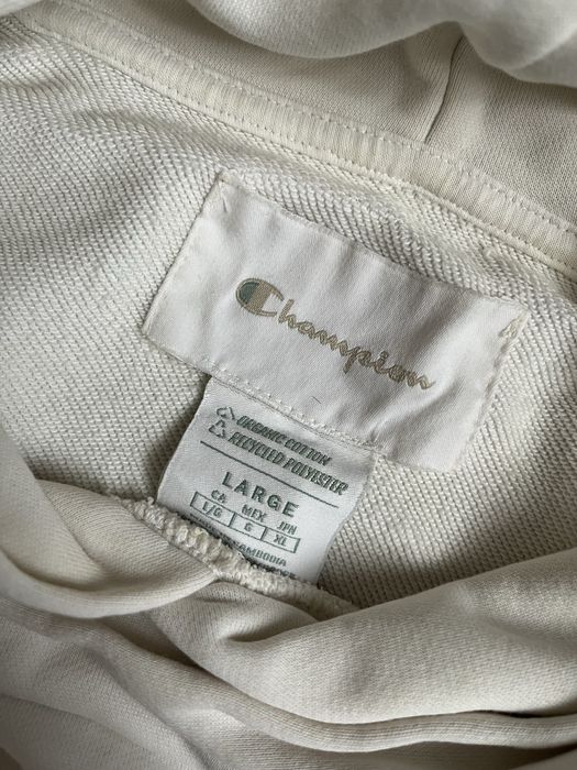 Укорочене кроп-худі бренду Champion