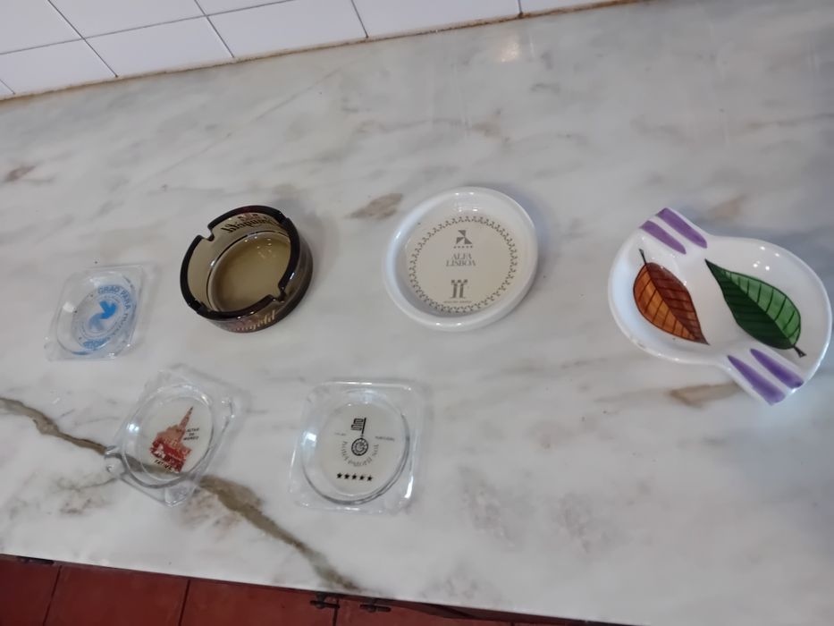 Conjunto de 5 Cinzeiros Antigos Diversos