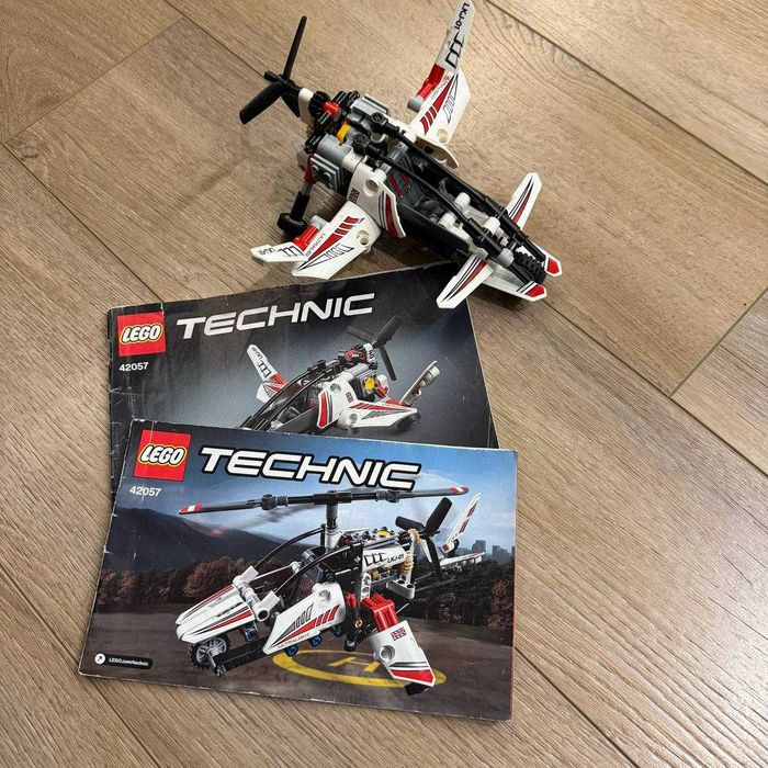 LEGO Technic Надлегкий гелікоптер (42057)