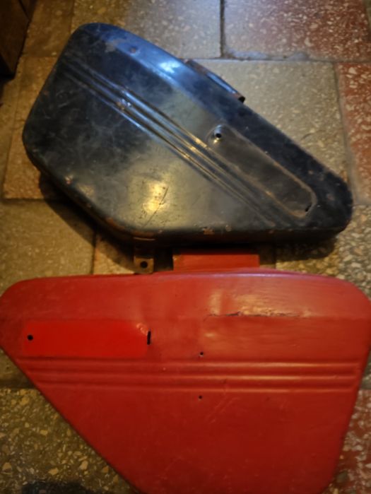 Продам шильдики,бардачки  на мотоцикл Ява