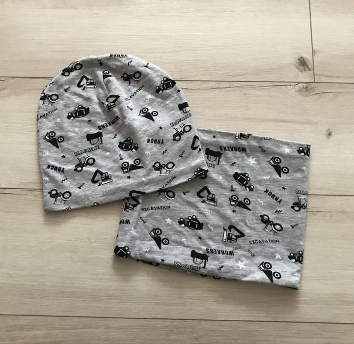 Комплект  шапка із хомутом на весну та осінь для хлопчиків  98/104/110