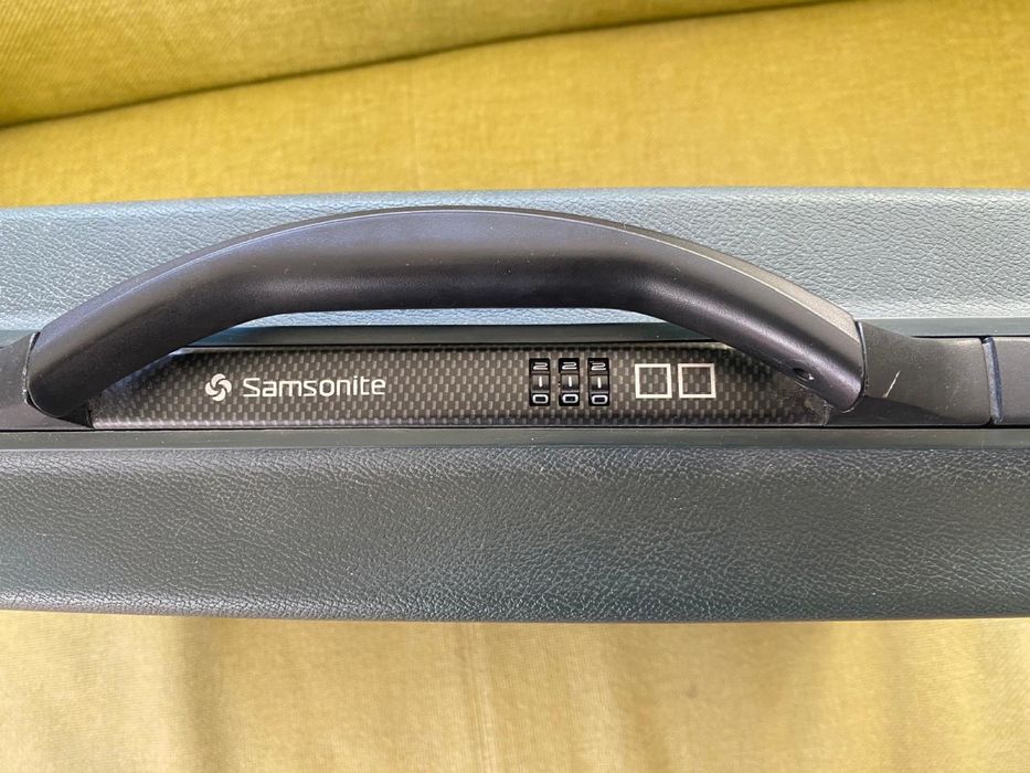 Pasta Samsonite Estilo 007 - Elegância e Segurança em Cinza