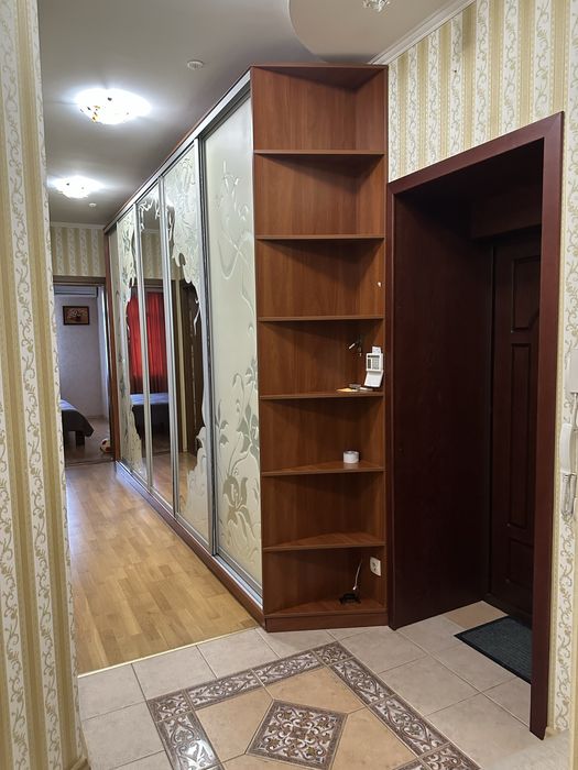 Здам укомплектовану квартиру в новобудові, р-н Чайки з власним гаражем