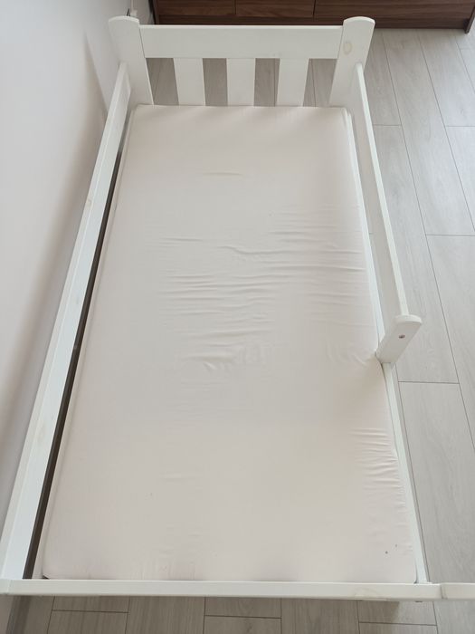 Łóżko drewniane dziecięce